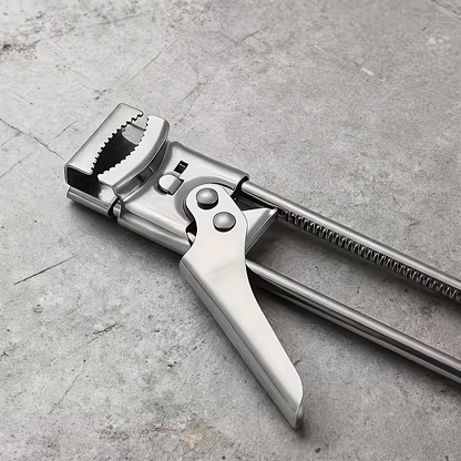 1 multifunctional bottle opener and can opener